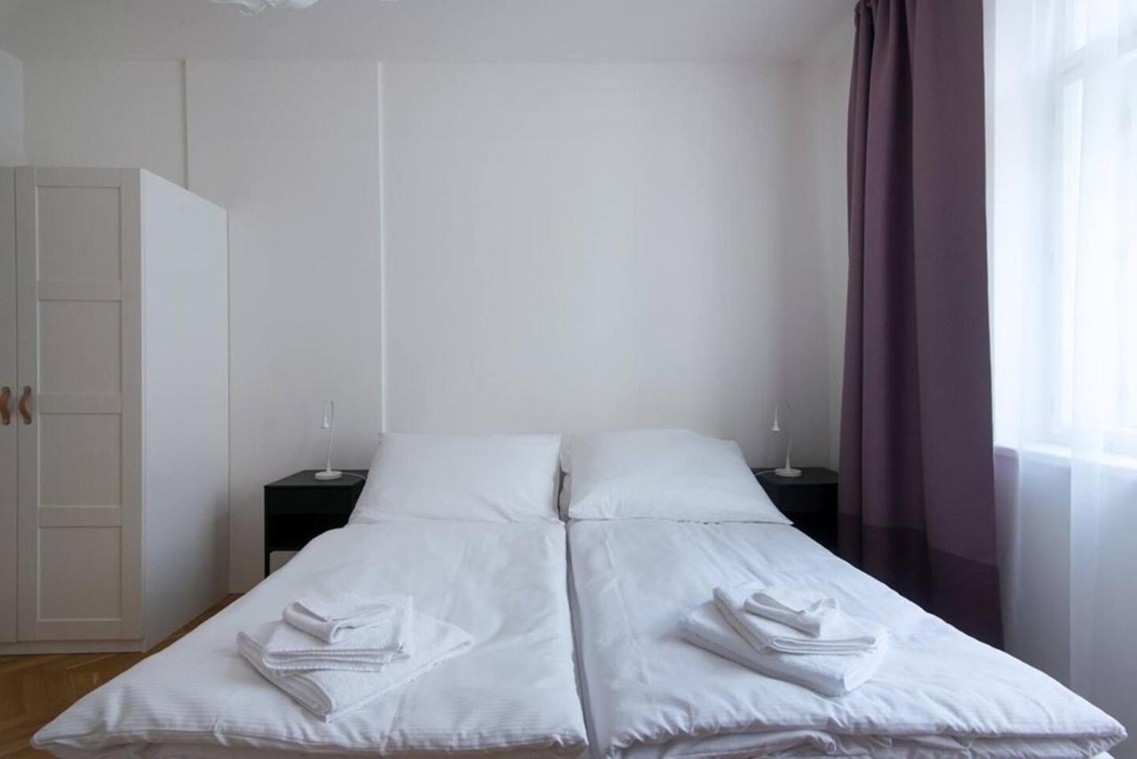 Veleslavin Apartments プラハ エクステリア 写真
