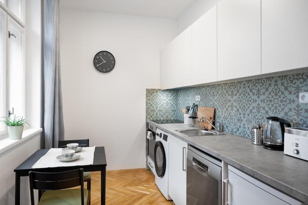Veleslavin Apartments プラハ エクステリア 写真